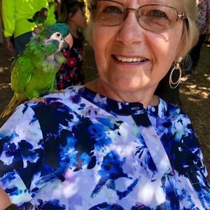 Meet your Posher, Suzanne